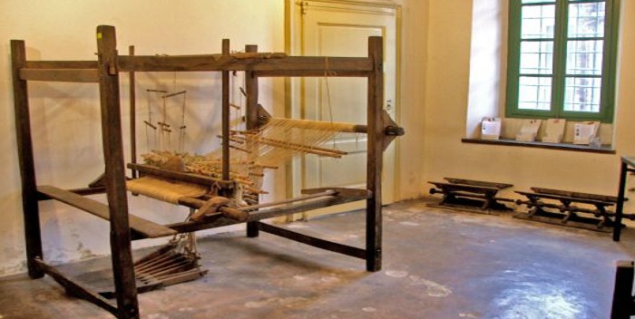 museo seta monti2