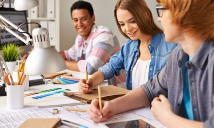 Ragazzi, come si fa un tema? Lezione-risposta alla “Libreria Volante” di Lecco