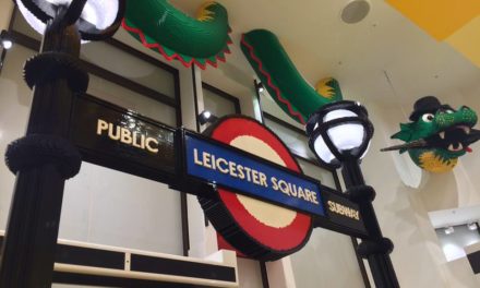 Lego apre un nuovo negozio a Londra e rende omaggio alla metropolitana: ecco le foto
