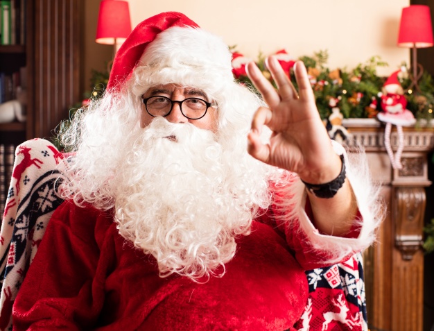 Toccata, consegna dei doni e fuga: Babbo Natale vi attende in piazza a Dolzago