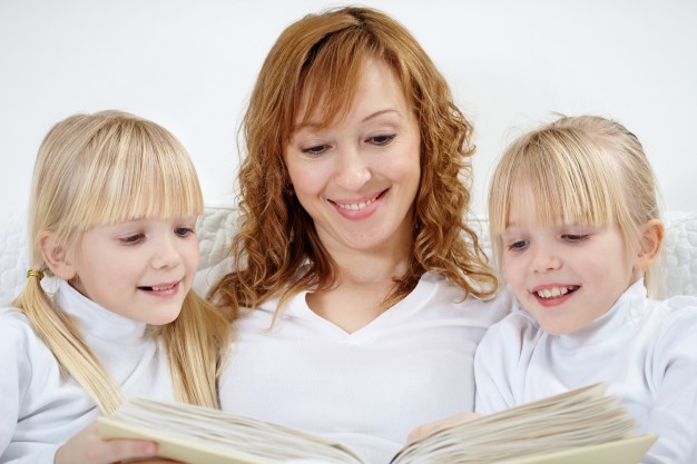 Bambini! Alla “Libreria Volante di Lecco” vi aspettano un sacco di storie Natalizie da leggere tutti insieme