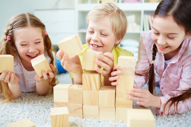 “Il mercatino dei giochi usati” vi aspetta in centro Lecco. Obiettivo? Raccogliere fondi!