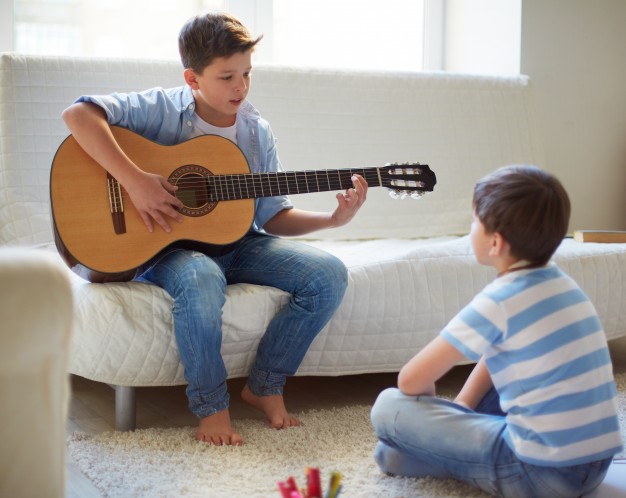 Vercurago, corso di chitarra per ragazzi