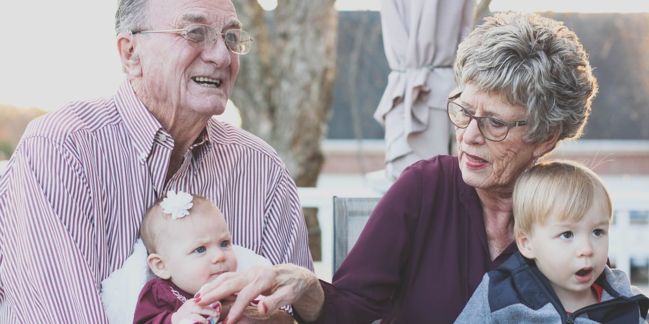 Missaglia, nonni e nipoti insieme per una simpatica lettura a voce alta