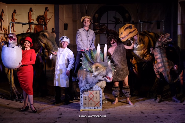 LECCO, TEATRO CENACOLO “DINOSAURI VIVI”: SPETTACOLO TEATRALE COMICO